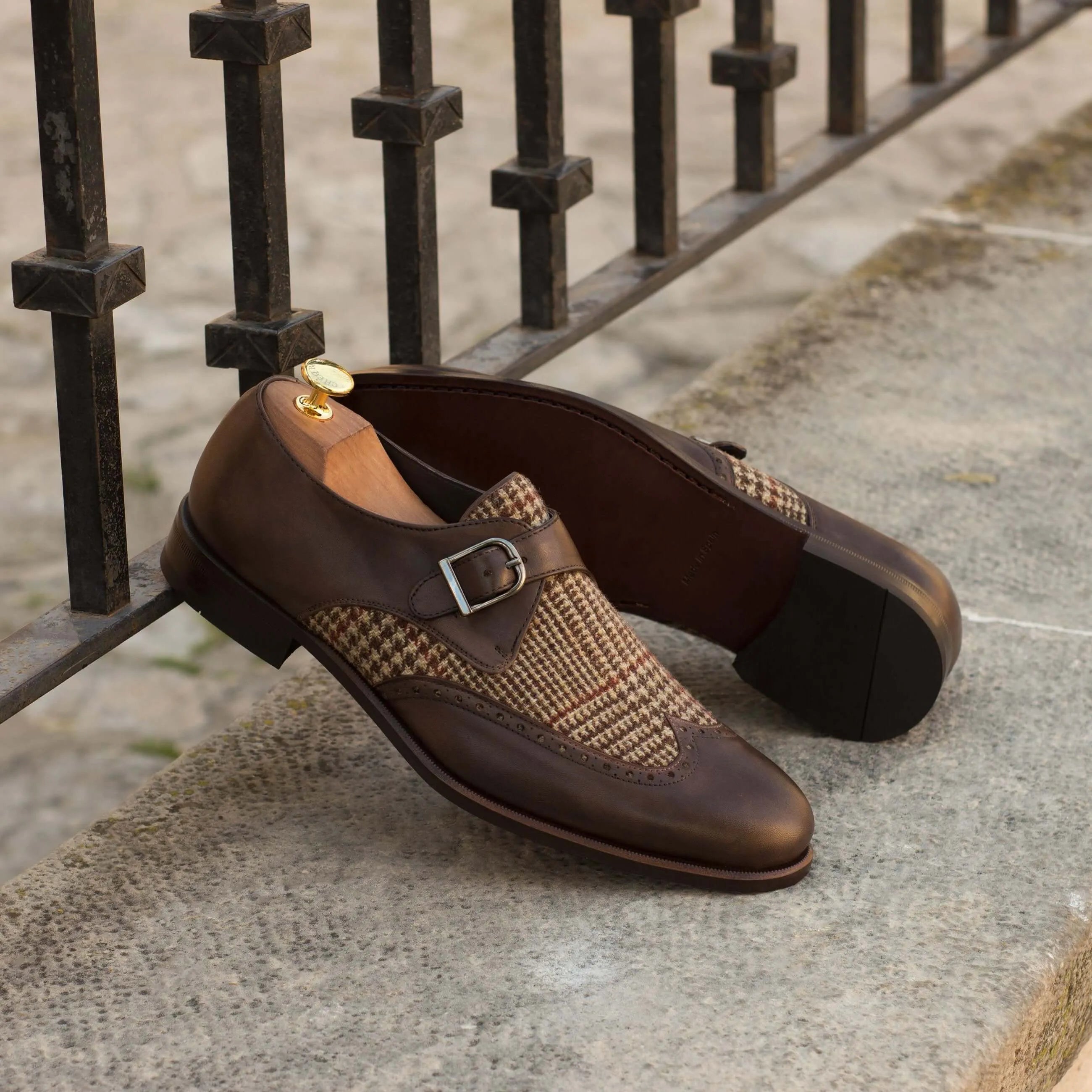 Bodaway single monk shoes in brown leather and tweed
