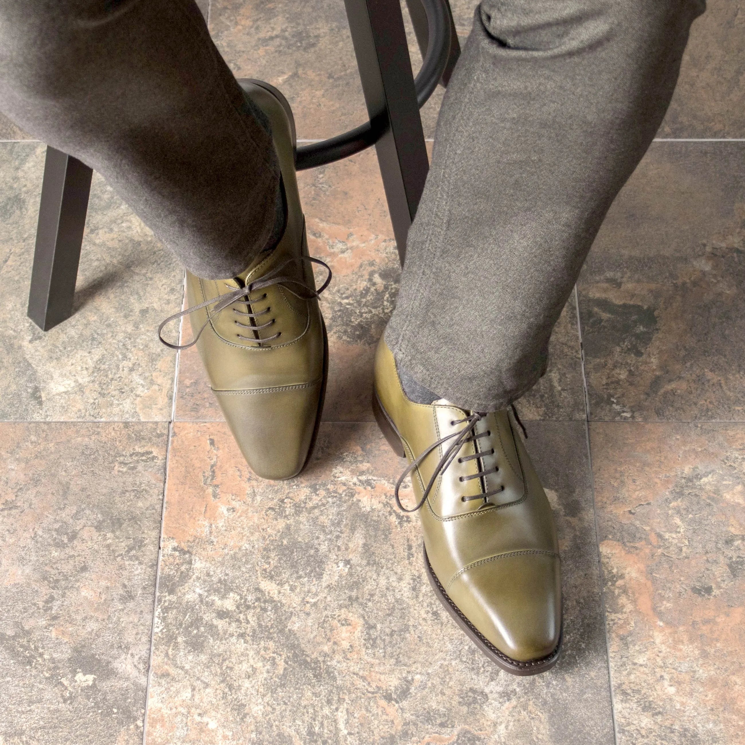 Malkom Oxford Shoes II in olive green leather, fast lane style