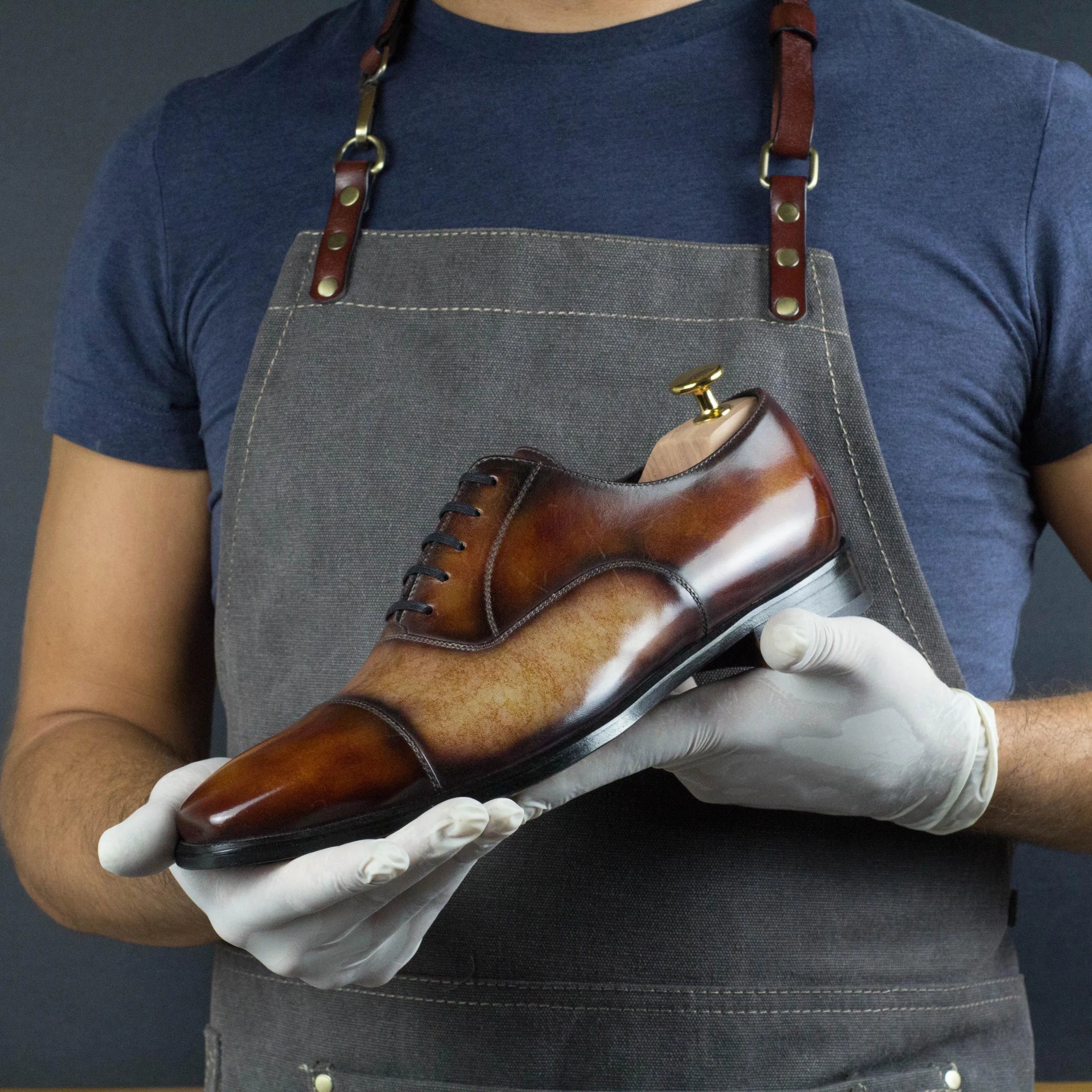 Brown Violin Oxford Patina shoe with soft chisel toe