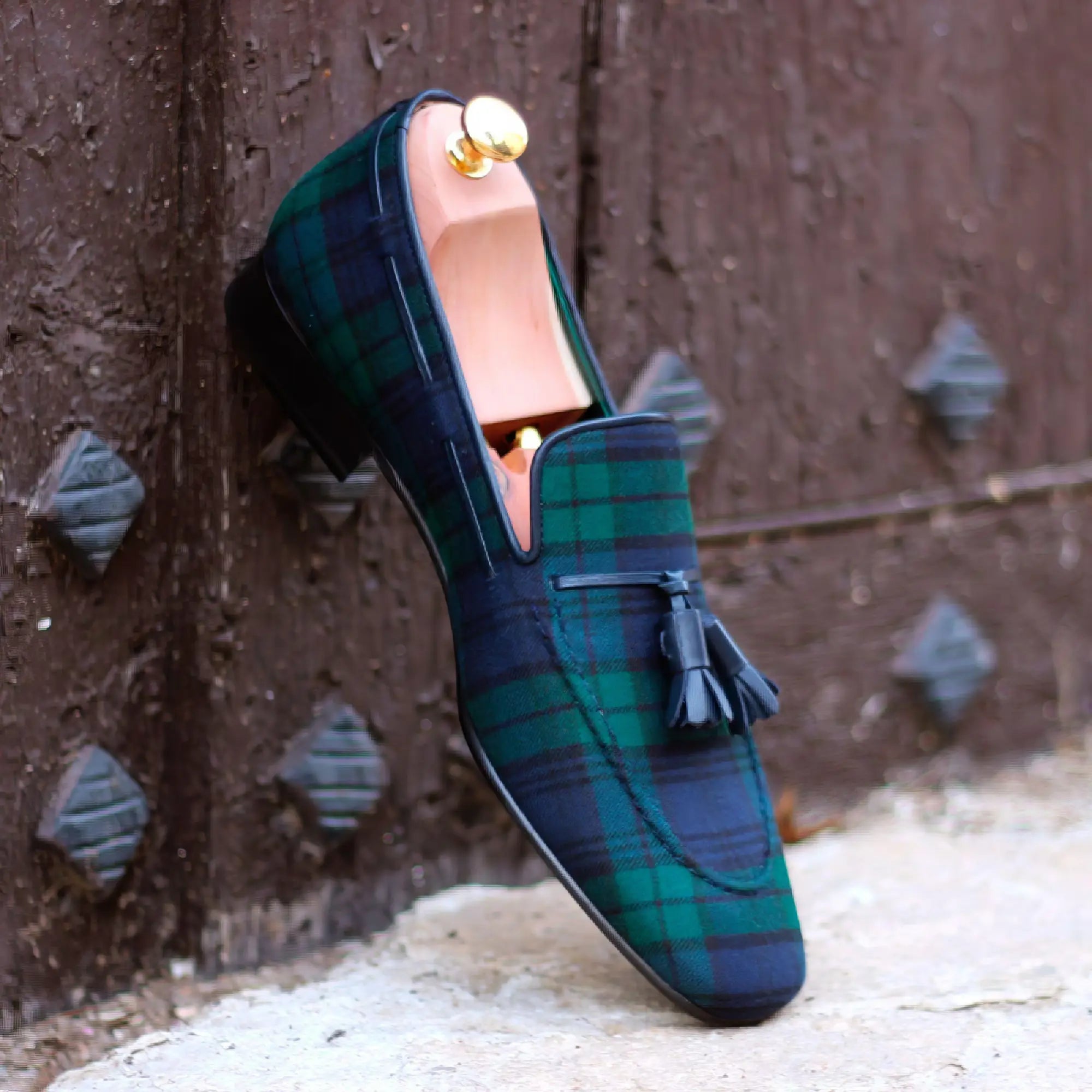 Tartan plaid tassel loafer.