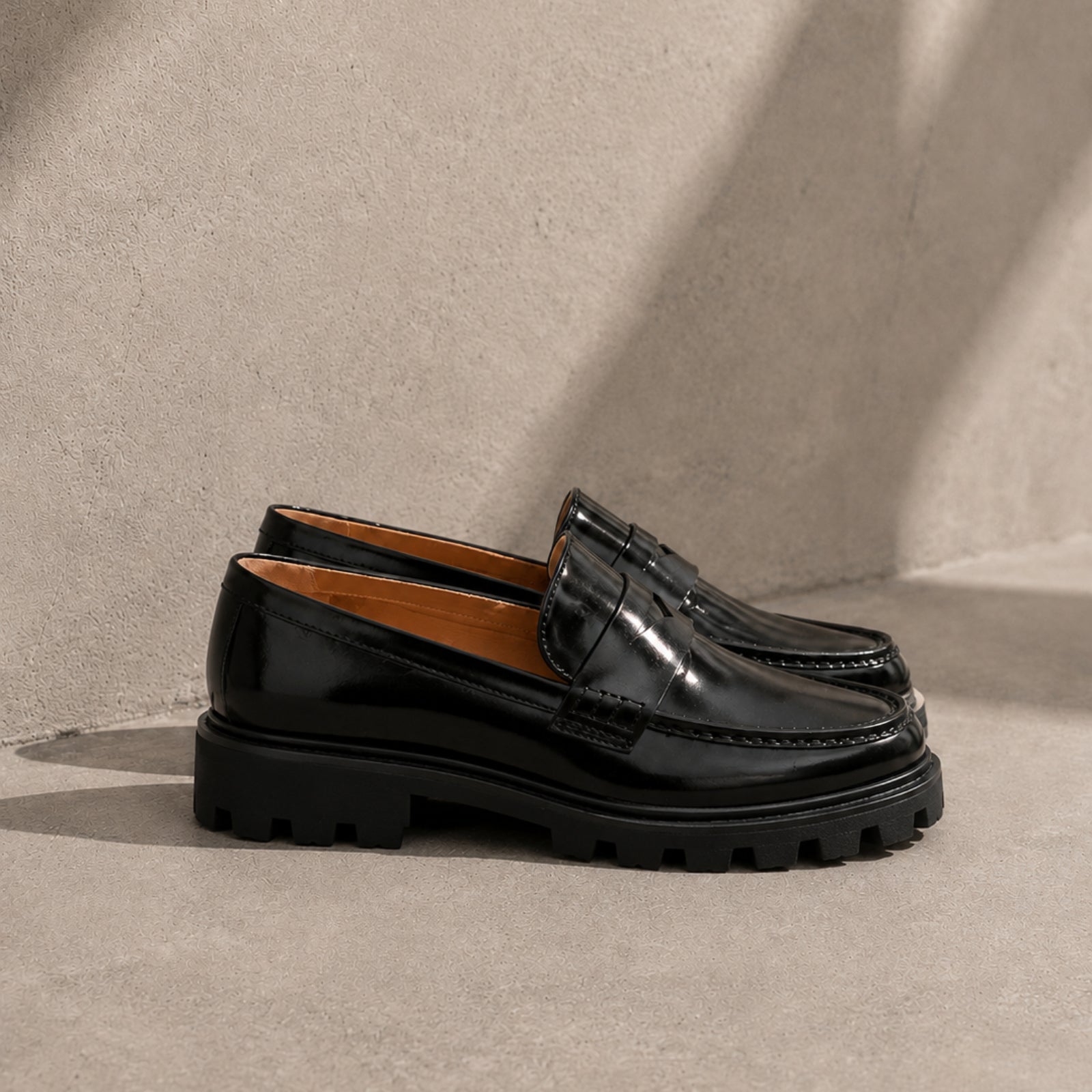 Yasmine Loafers