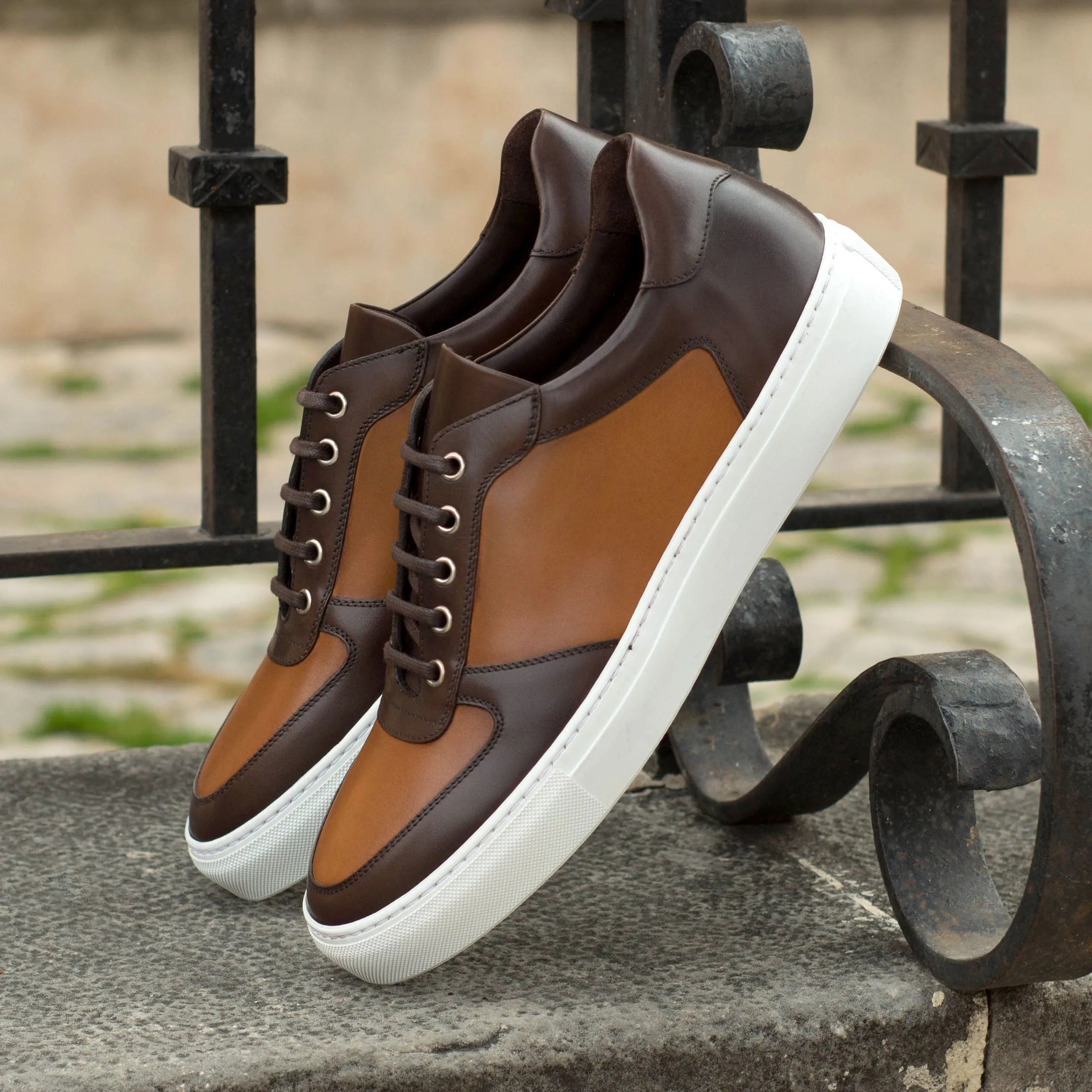 FG39 low painted calf trainer sneaker with two-toned leather