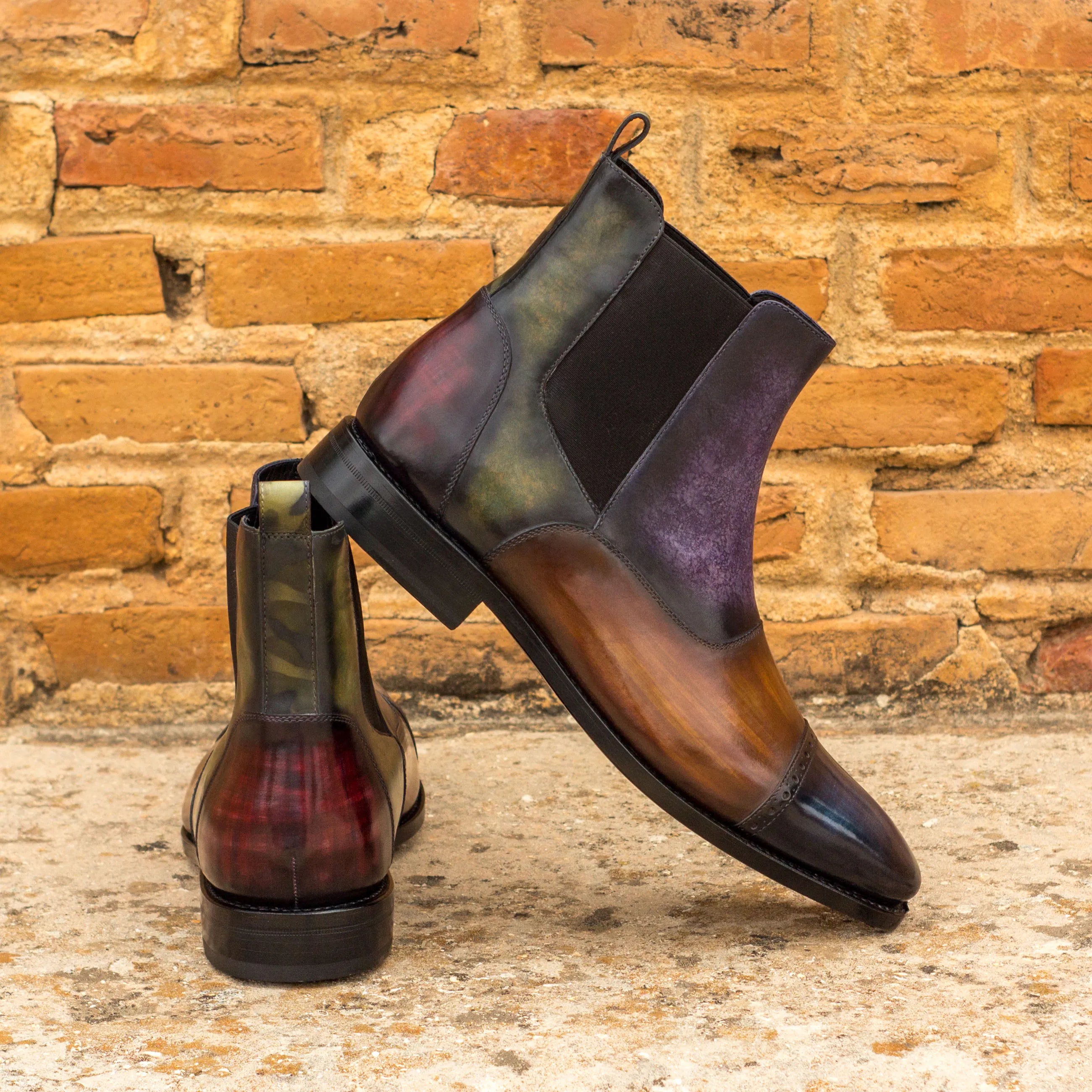 Glaucia Chelsea boots in two colorful leather with crust patina