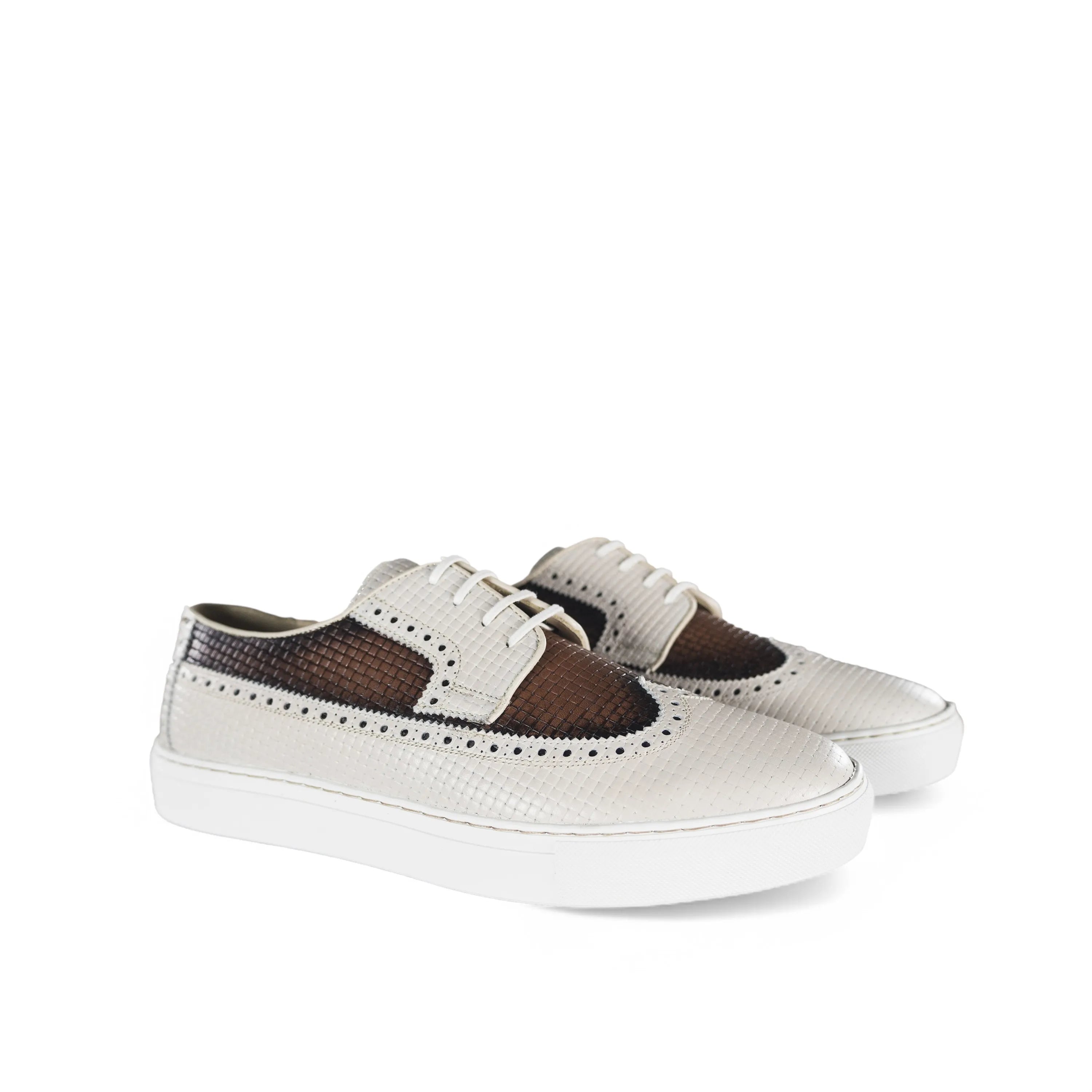 Markof longwing sneaker with two-tone leather wingtip design